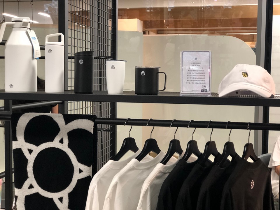 ee12ae261f3059e04024cd98f3317c3d_1560302